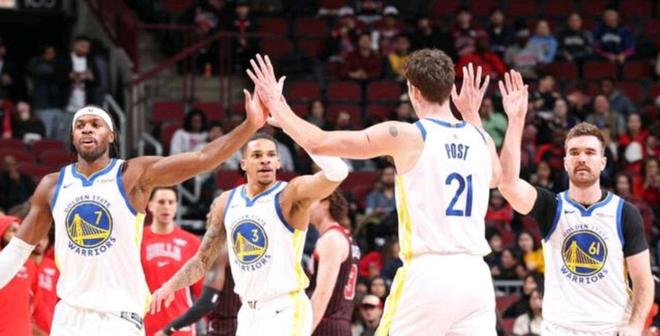 勇士七人上双狂轰123分大胜公牛31分 波齐姆斯基准三双闪耀 巴特勒复出助力 公牛吞七连败的寒冷之夜