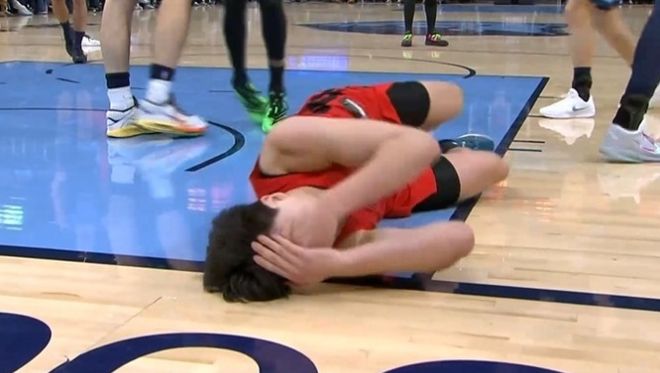 杨瀚森被撞后头晕头疼引担忧连轴奔波七千公里后首次首发变惊魂一幕