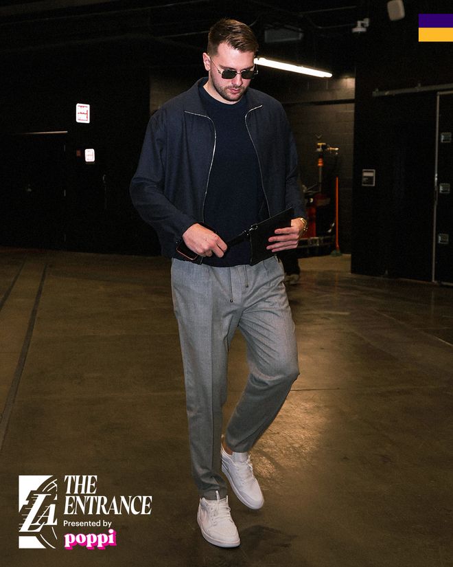 勒布朗关键罚球加封盖定胜局 湖人险胜太阳拒绝连败