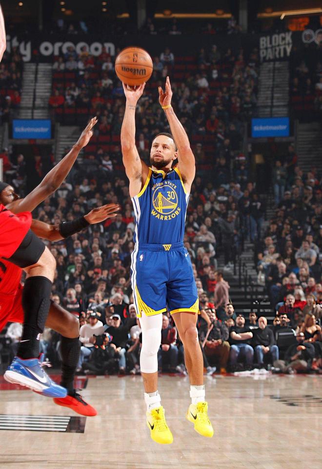 开拓者末节翻盘险胜勇士 赛季三杀对手