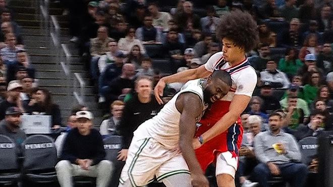 杰伦·布朗回应“发际线粉”争议：这是冠军的印记