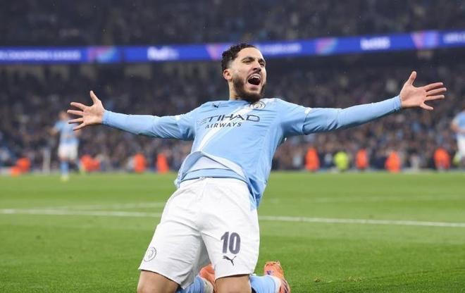 谢尔基闪耀曼城中场：新德布劳内的崛起