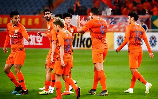 鲁能04后新星回归冬训 尹嘉熙或成一线队后腰黑马