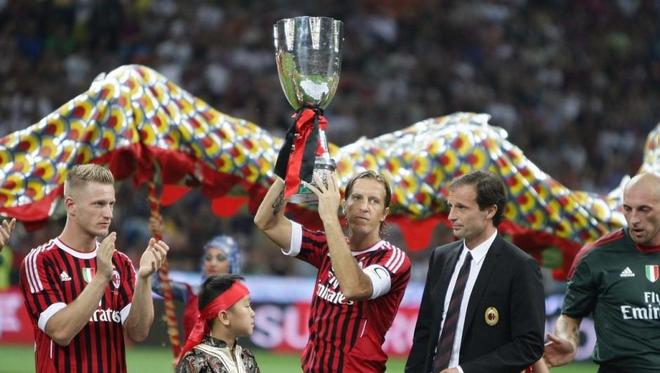 安布罗西尼谈米兰争冠：欧战缺席