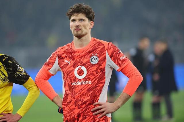 多特蒙德遭遇门将危机：科贝尔伤