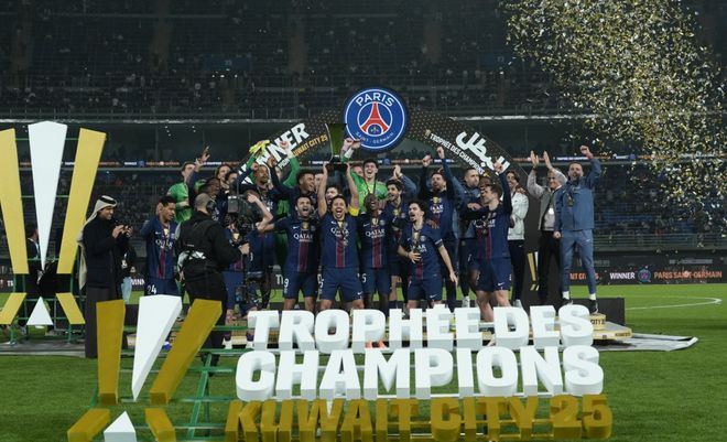 足坛夜色：巴黎圣日耳曼超级杯夺